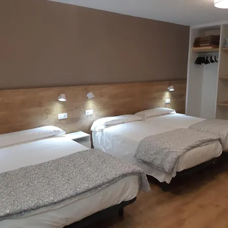 招待所 Hostal-restaurante Lugano 3*