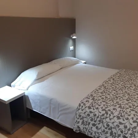 בית הארחה Hostal-restaurante Lugano Verín