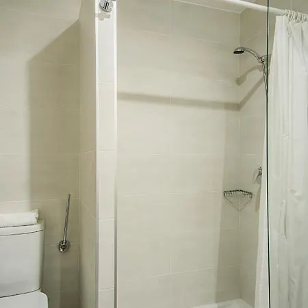 Hostal-restaurante Lugano 招待所