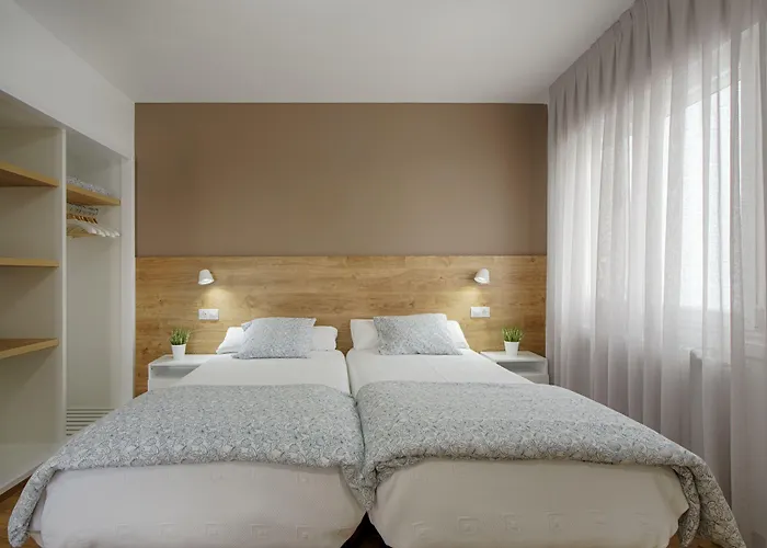 Hostal-restaurante Lugano בית הארחה Verín