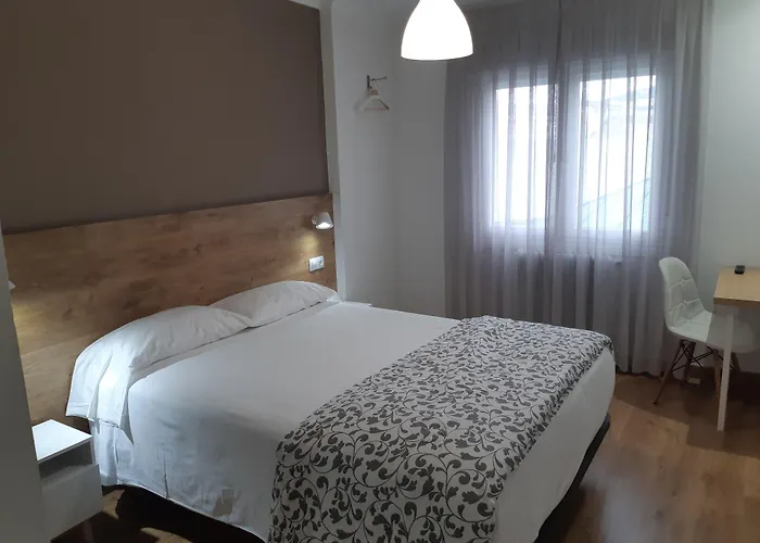 Hostal-restaurante Lugano בית הארחה Verín